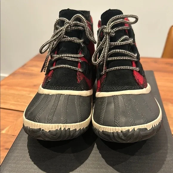 Sorel Womens Red/Black Plaid Waterproof Out N About Boots - Picture 4 of 8